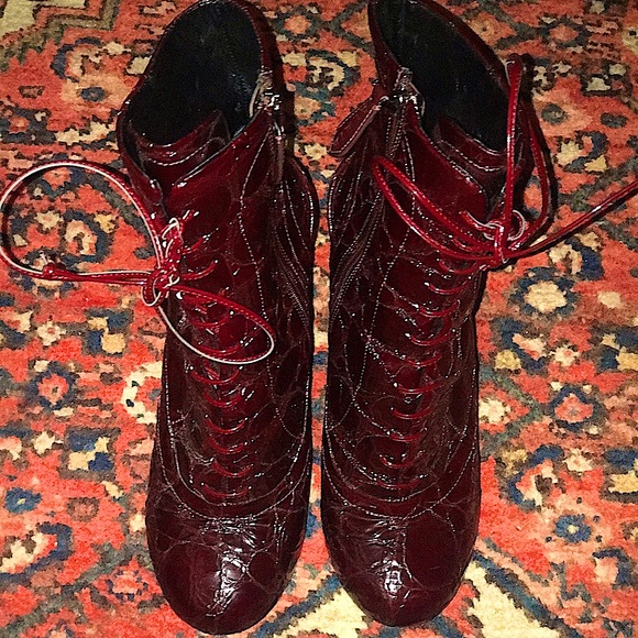 🔥Alaïa patent wedge booties! RARE - Picture 5 of 9